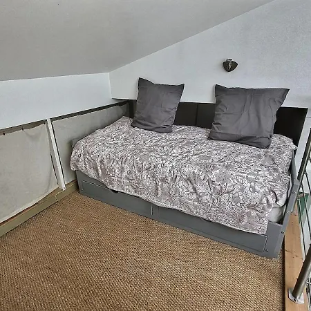 Scandi'nest 2 & Terrace Apartment *